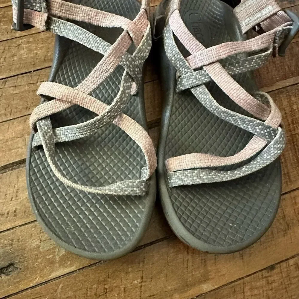 Chaco pink & gray gorpcore strappy arch support kids 13 sandals